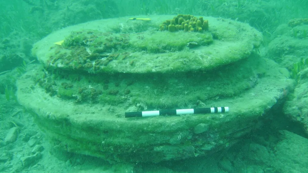 Arqueologia Marinha Tecnológica, Rota Comercial Antiga Marítima, Cidades Subaquáticas Antigas, Tesouros Náuticos, Naufrágios Históricos Submersos, Culturas Costeiras Ancestrais, Pesquisa Arqueológica Submarina, Mistérios da Idade do Bronze, Cápsulas do Tempo Aquáticas, Civilizações Aquáticas Esquecidas, Mitologia Submersa, Descobertas Arqueológicas Subaquáticas, Nômades da Idade da Pedra, Serpentes Guardiãs na Arqueologia, Debates sobre Ruínas Submersas, Estruturas Antigas em Zonas Costeiras, Exploração de Cenotes Maias, Relíquias da Roma Antiga no Mar, Riqueza Arqueológica do Mar Báltico, Civilizações Afundadas na História Marítima