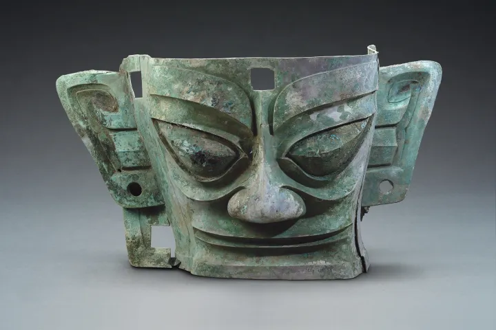 Civilização perdida de Sanxingdui, Artefatos arqueológicos de Sanxingdui, Máscaras de bronze de Sanxingdui, Esculturas em bronze de Sanxingdui, Significado das árvores de bronze de Sanxingdui, Misteriosa civilização antiga de Sichuan, Tecnologia de fundição em bronze de Sanxingdui, Crenças religiosas de Sanxingdui, História da descoberta de Sanxingdui, Cultura e sociedade de Sanxingdui